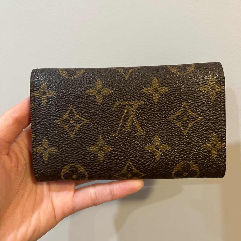 Authentic Louis Vuitton monogram bifold wallet - Picture 3 of 13